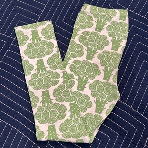 BNWOT Winter Water Factory Broccoli print leggings size unisex 10 years